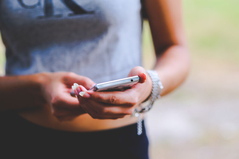 message anxiety: why you should reach out to people you find attractive... and feel good about it